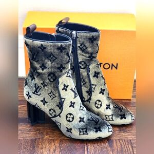 $1450 Brand New Louis Vuitton Women's Velvet Silhouette Ankle Boots Size 37 7